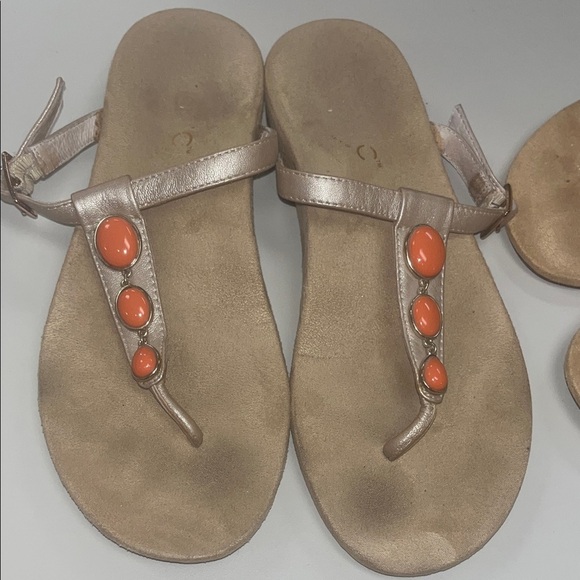 Vionic Women's Jada Style Sandals - White and Tan bundle both size 7 preowned - Picture 2 of 12